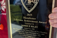 PXL_20251206_023742467